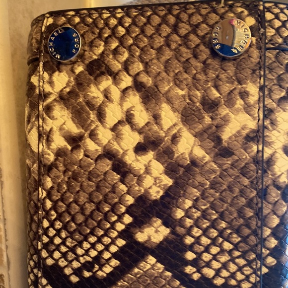 NWT Michael Kors Satchel - Picture 4 of 6